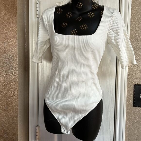 GOOD American RIBBED SCOOP-NECK Snap Bottom BODYSUIT Body Shirt Lg Ivory NWT - Picture 2 of 8